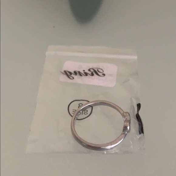 Silver ring - Picture 3 of 3